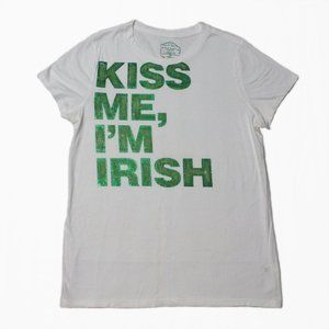 XL 'Kiss Me, I'm Irish' White Tee